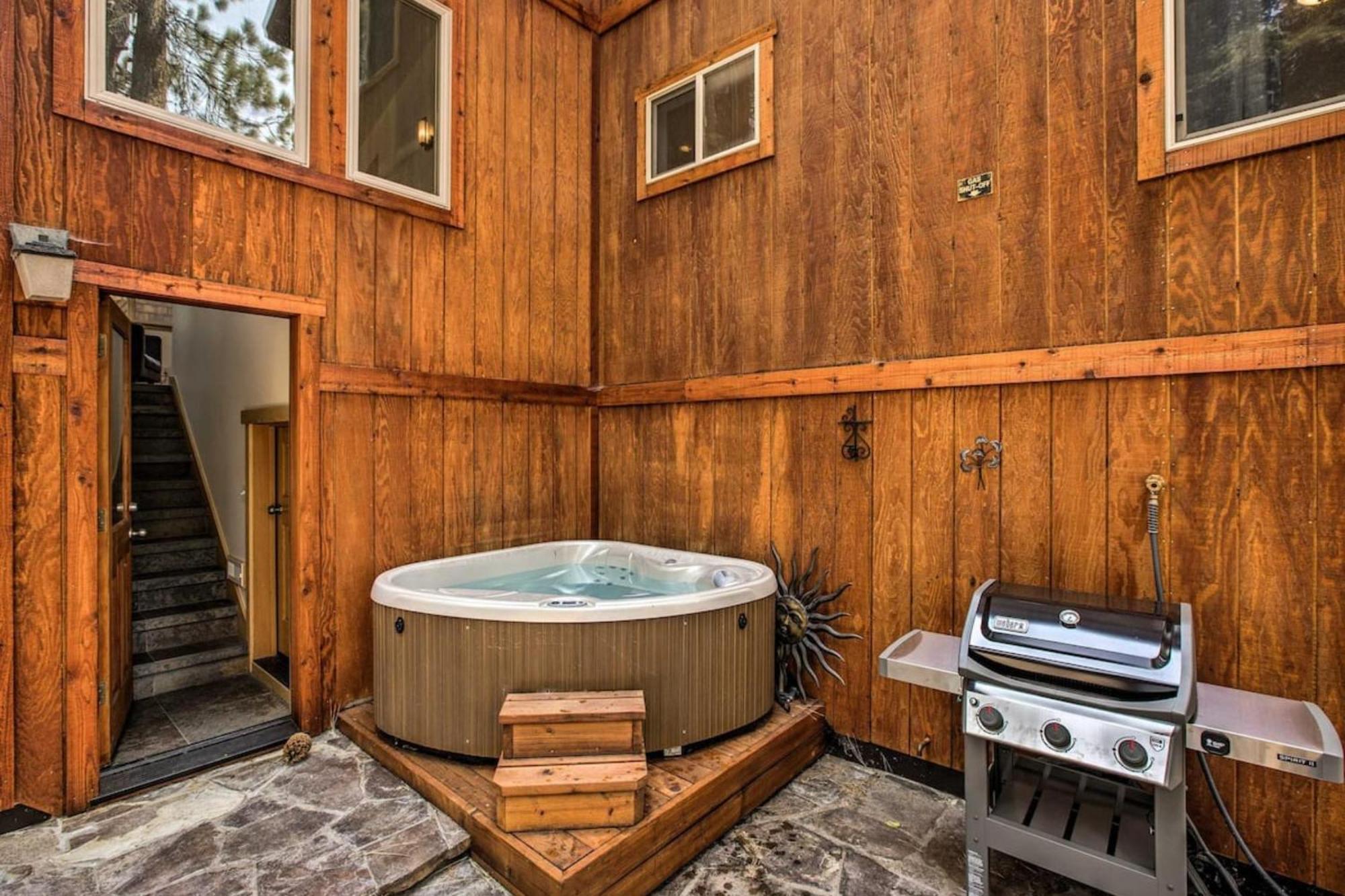 Moosetrack By Avantstay Cozy Cabin In The Of Tahoe Donner W Hot Tub Тракі Екстер'єр фото